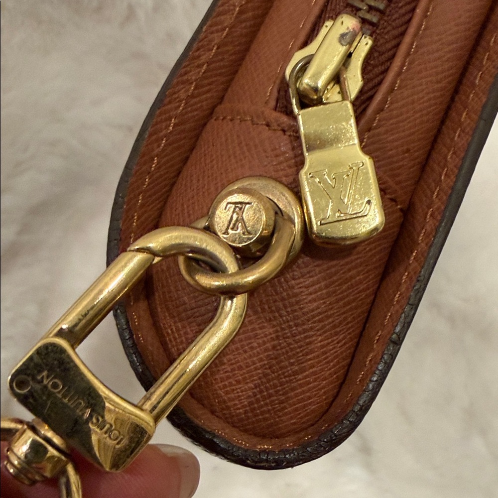 Louis Vuitton Monogram wristlet / Clutch Vintage Authentic! Excellent - Picture 5 of 13